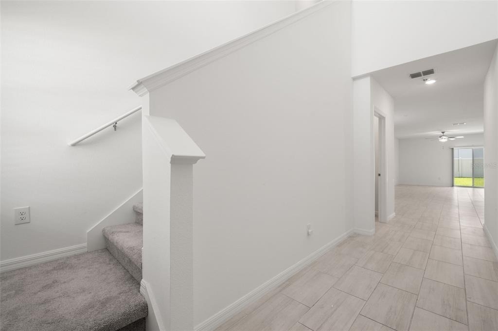2562 Leonia Lane - Photo 5