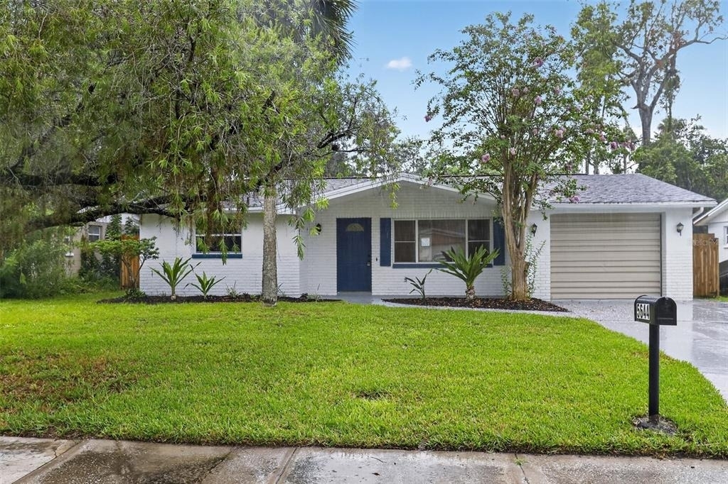 5644 Berlin Drive - Photo 0