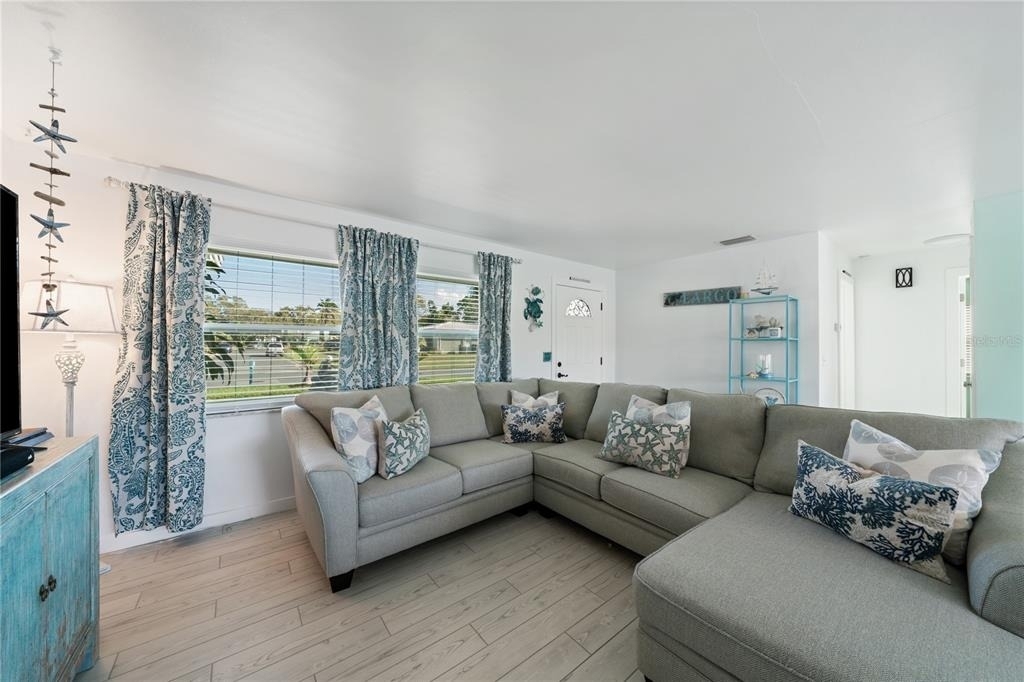 632 Shore Drive - Photo 4