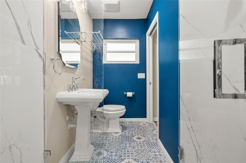 404 S West Shore Boulevard - Photo 9