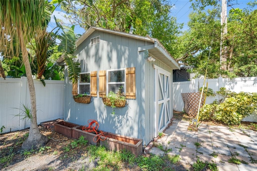 404 S West Shore Boulevard - Photo 11