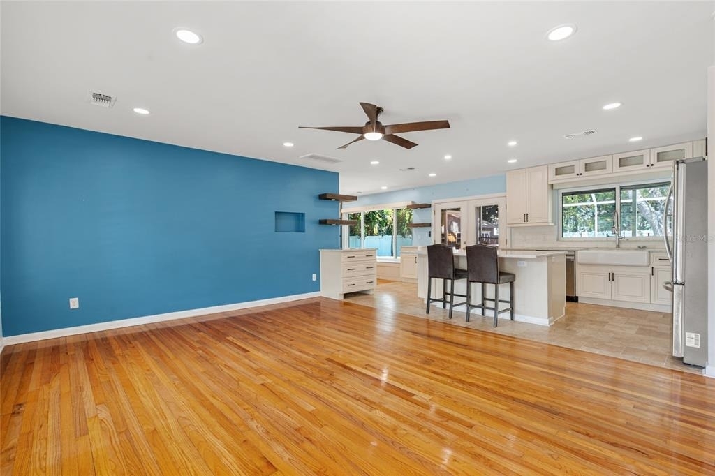 404 S West Shore Boulevard - Photo 2