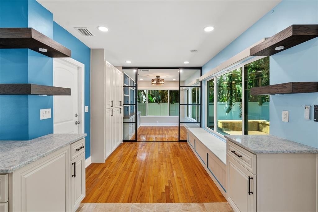 404 S West Shore Boulevard - Photo 6