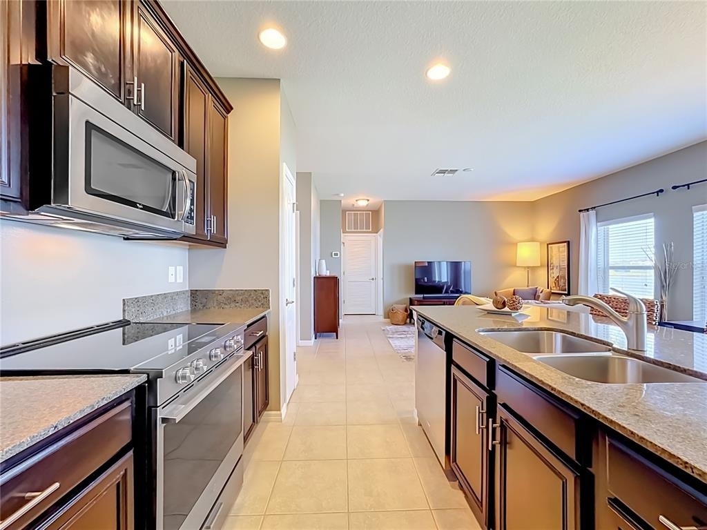 8608 Turnstone Shore Lane - Photo 16