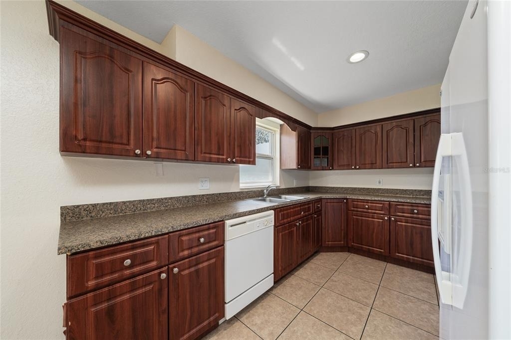 571 Imperial Place - Photo 7