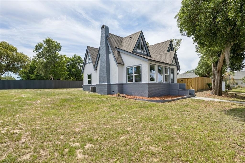 1326 East Avenue - Photo 1