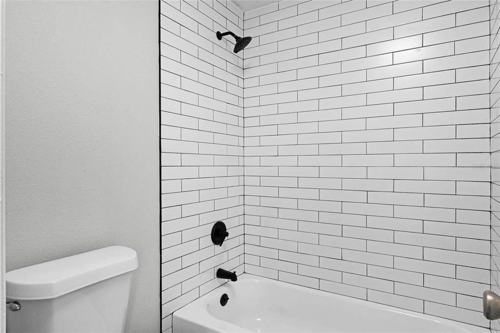 1067 Sophie Boulevard - Photo 12