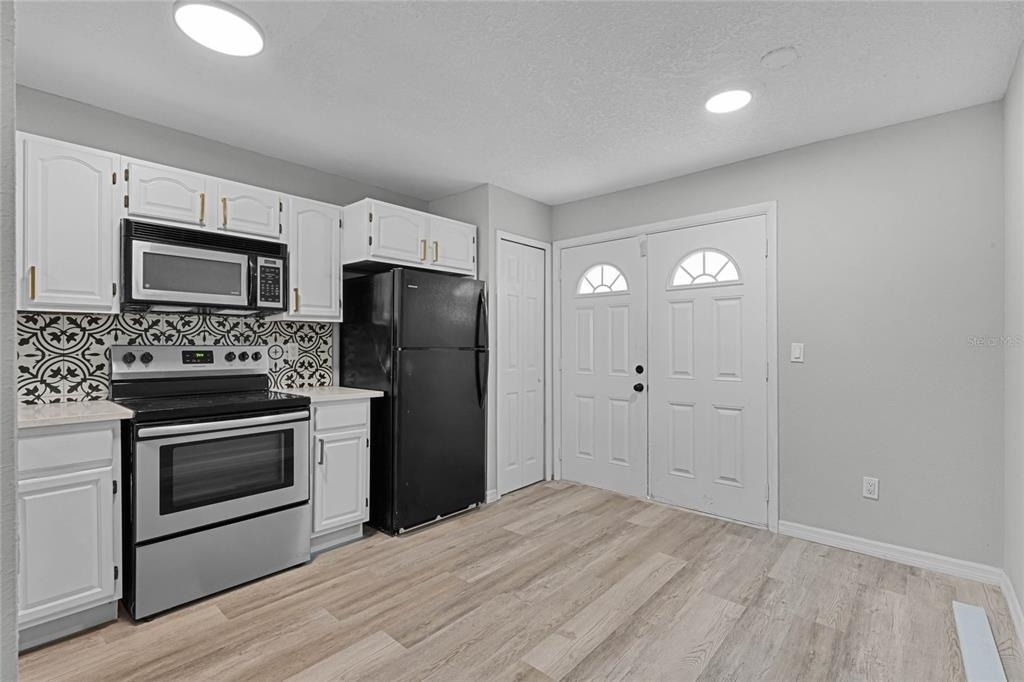 1067 Sophie Boulevard - Photo 6