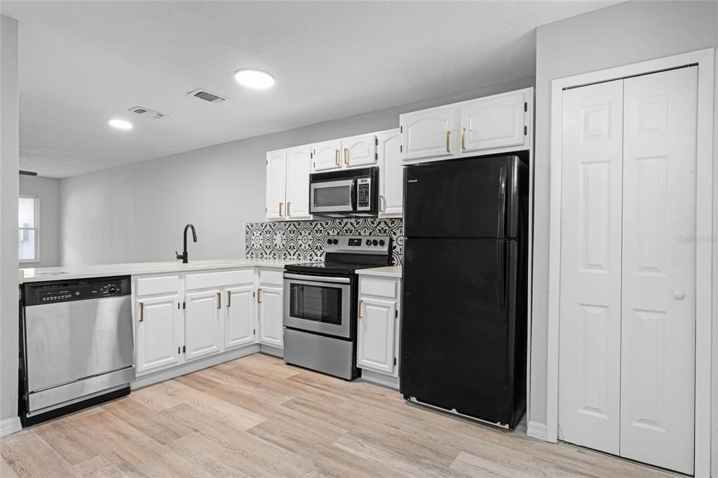 1067 Sophie Boulevard - Photo 5