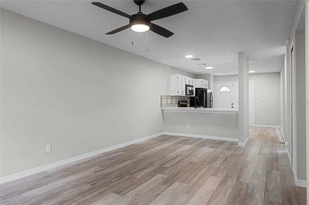 1067 Sophie Boulevard - Photo 2
