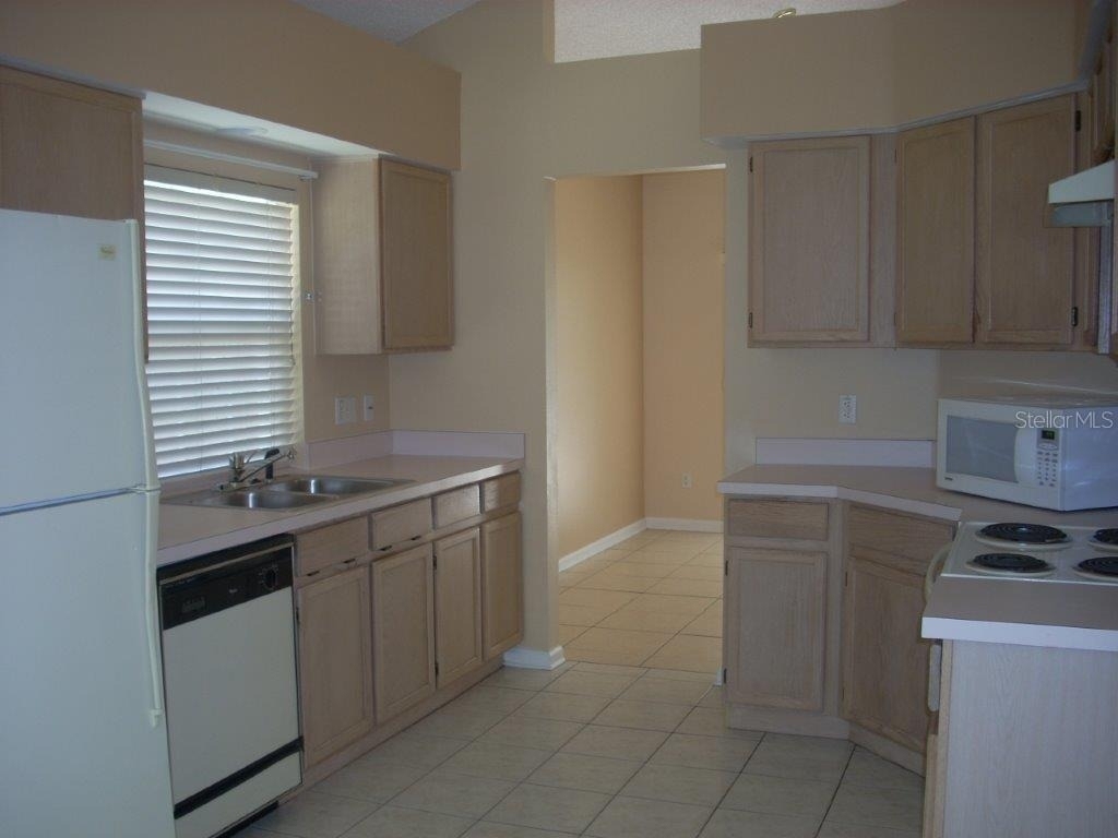 828 Garden Glen Loop - Photo 1