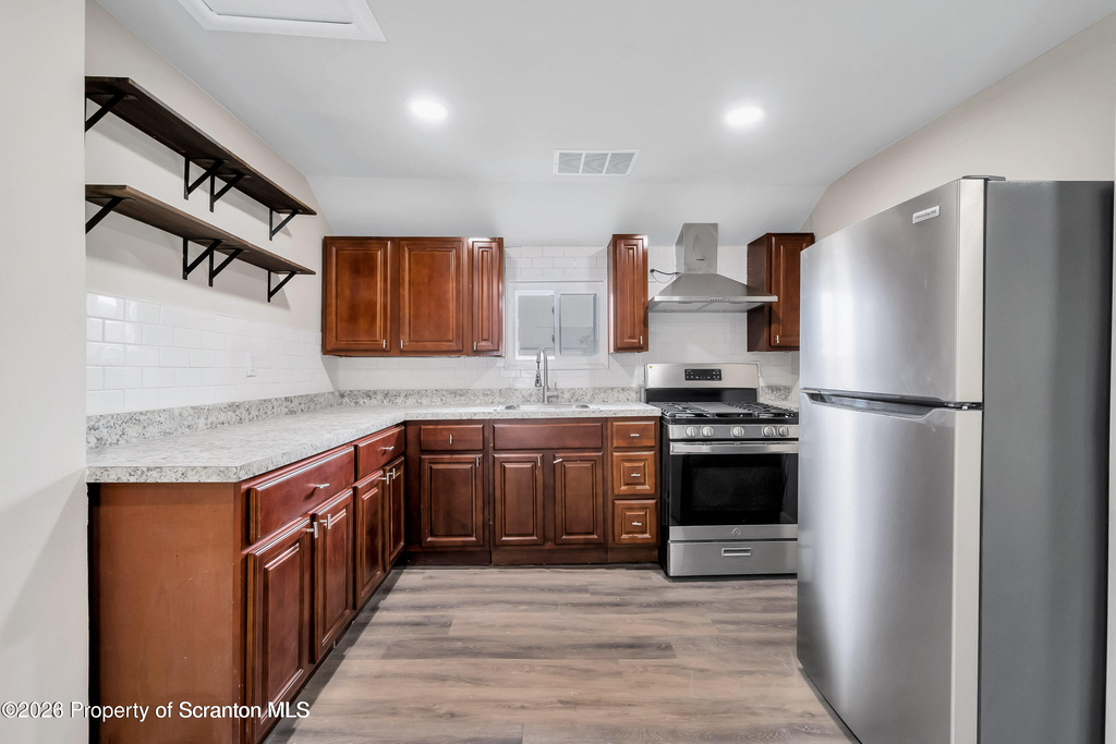 127 1/2 N Garfield Avenue - Photo 8