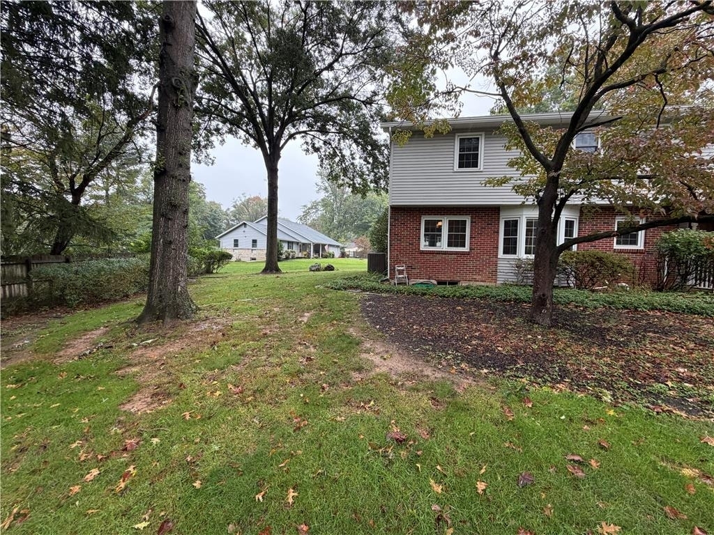1967 Robin Court - Photo 3