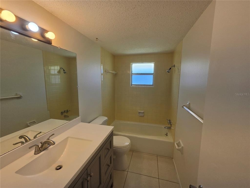 653 Harvey Street - Photo 8