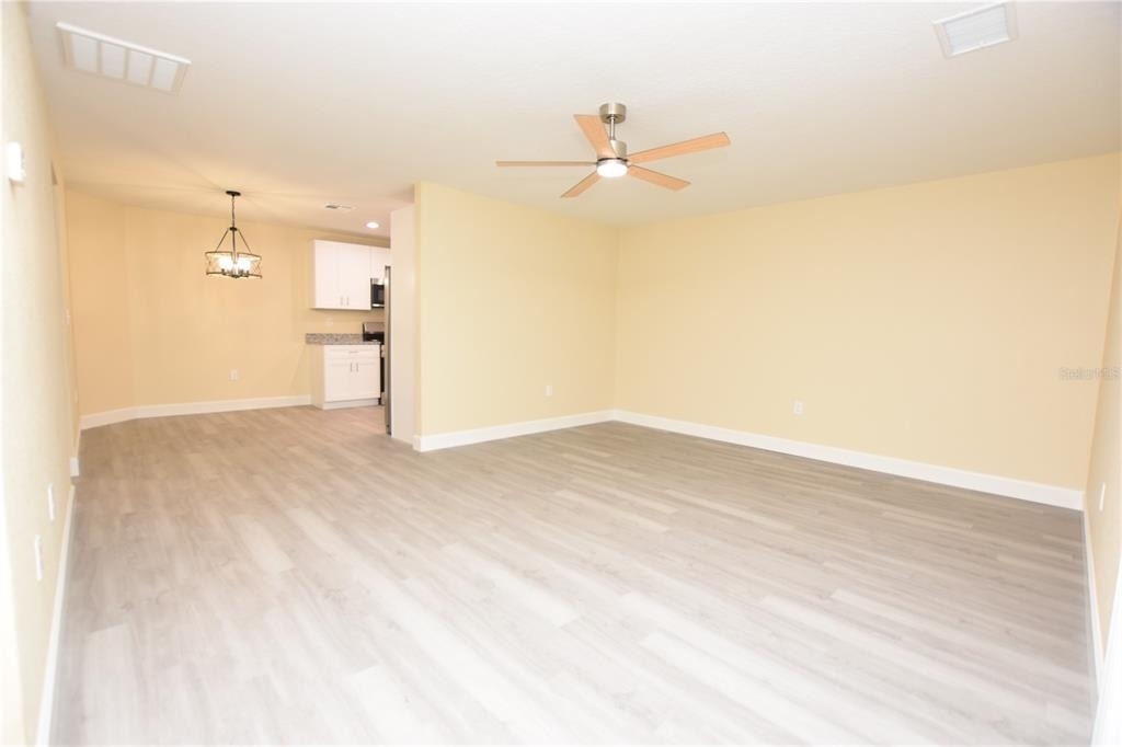 1111 Mercury Drive E - Photo 9