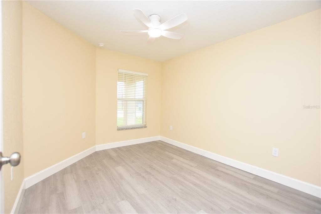 1111 Mercury Drive E - Photo 13