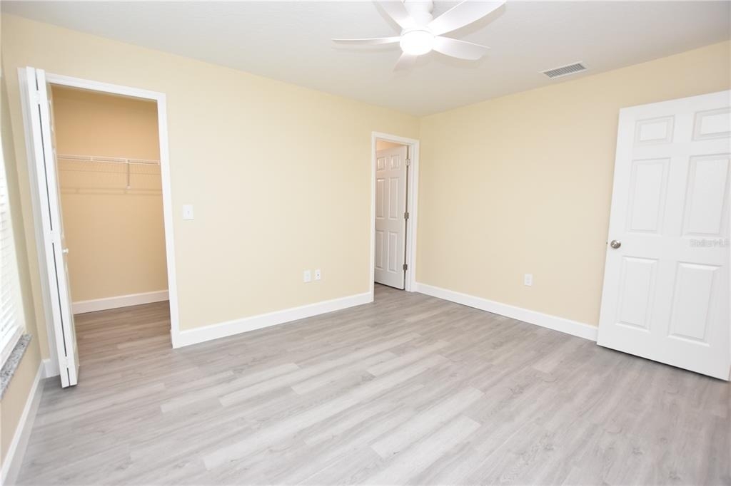 1111 Mercury Drive E - Photo 20