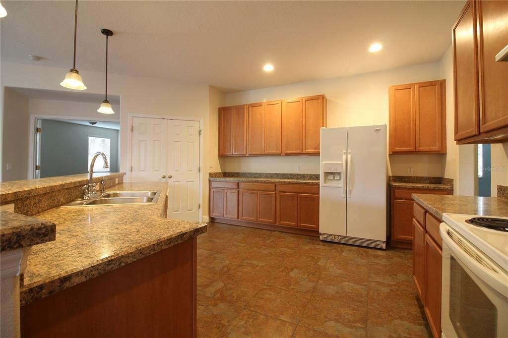 2425 Winnipeg Drive - Photo 13