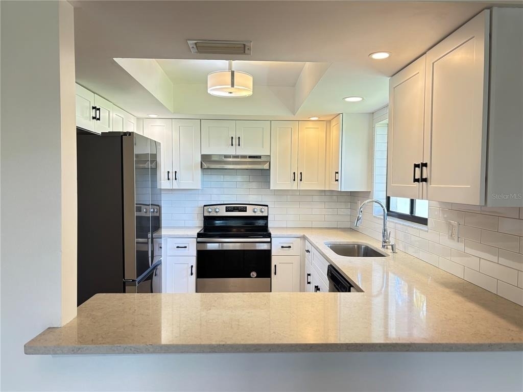 350 Barcelona Drive - Photo 2