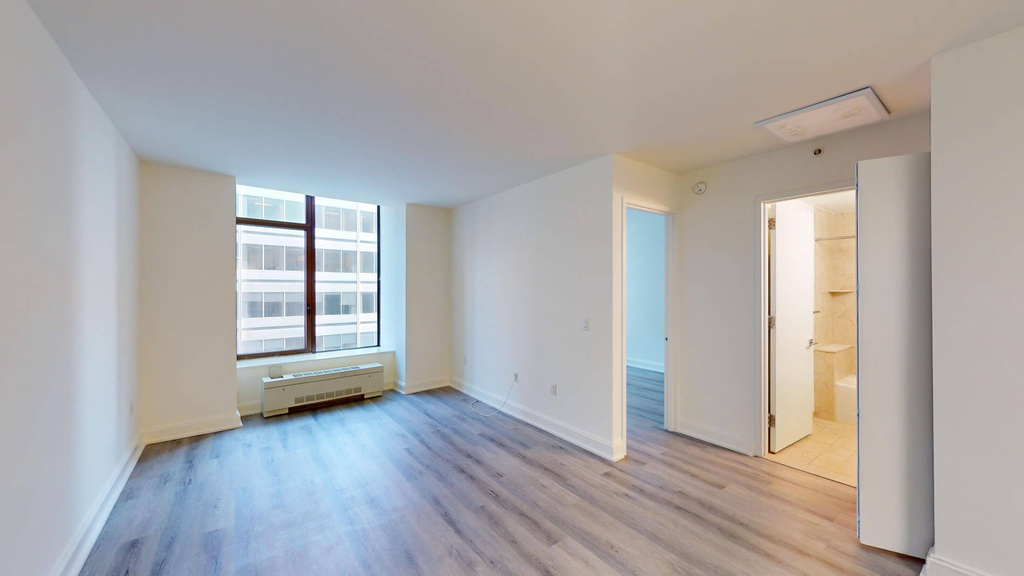 10 Hanover Square - Photo 2