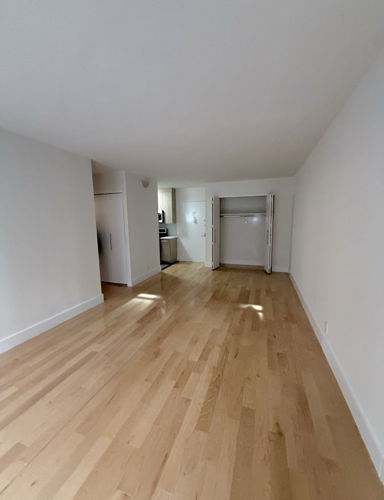 PRIME MIDTOWN WEST - Photo 1