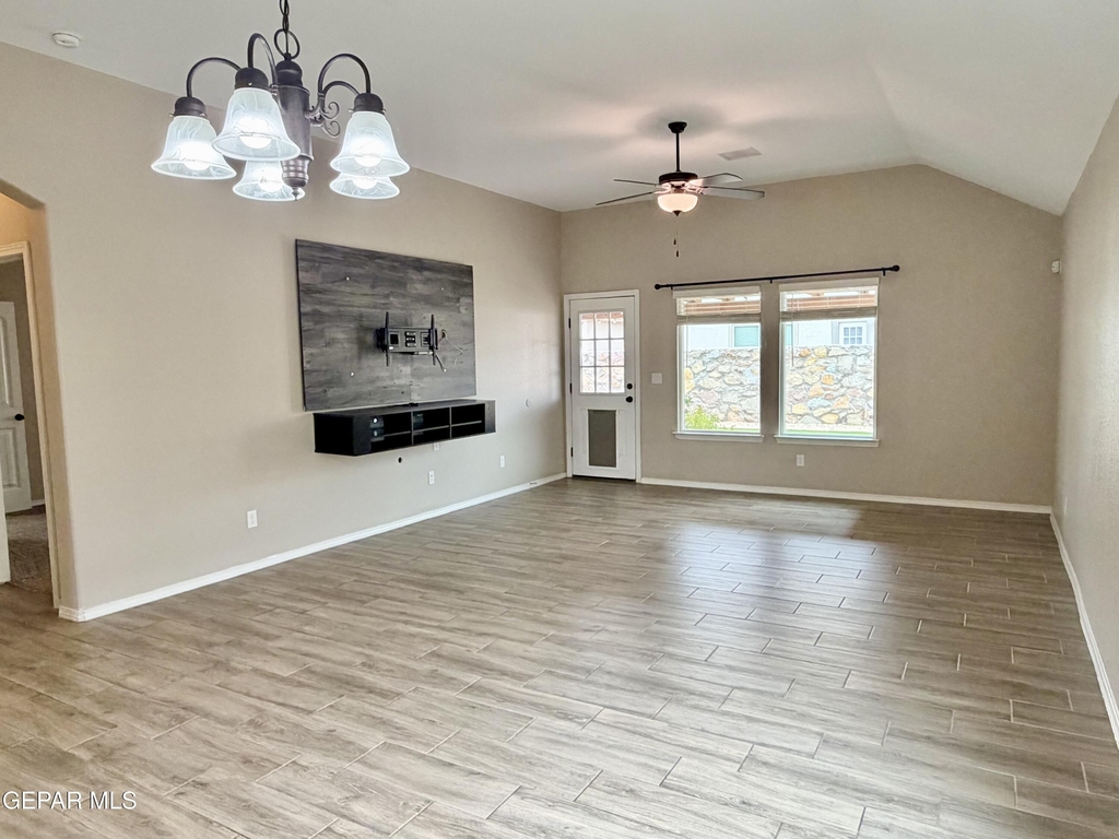 14908 Tierra Coruna Avenue - Photo 12