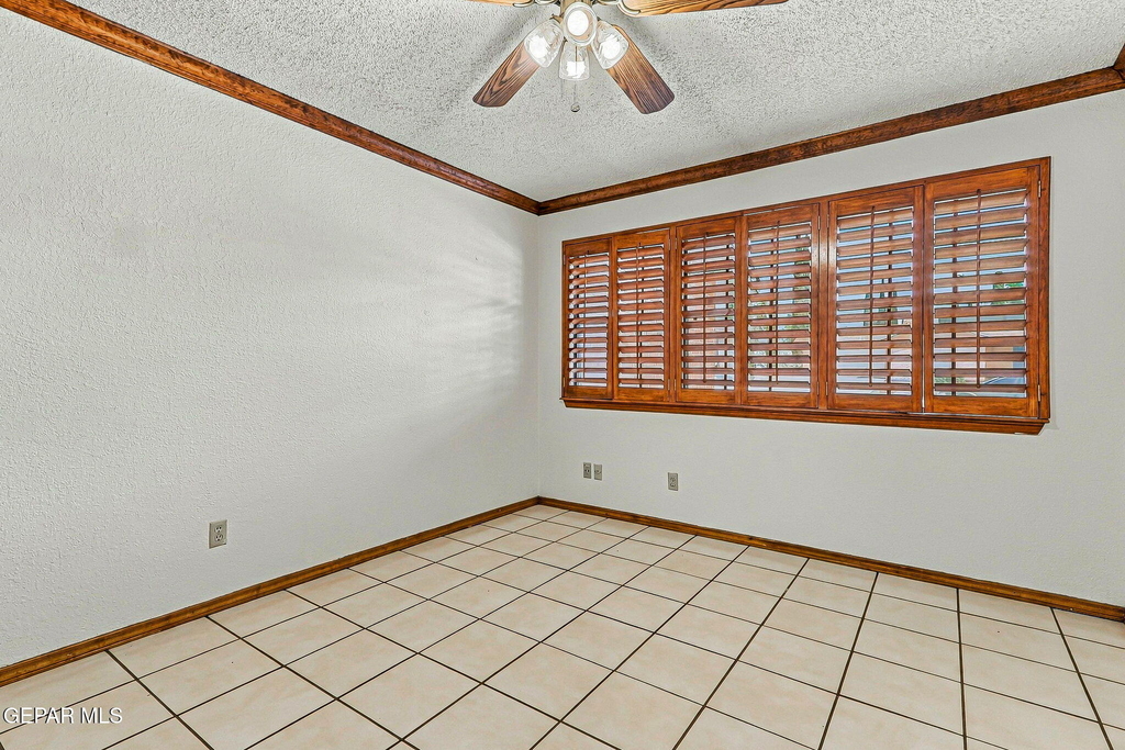 1377 Vista Granada Drive - Photo 3