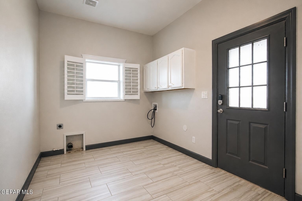 6036 Oleaster Drive - Photo 12