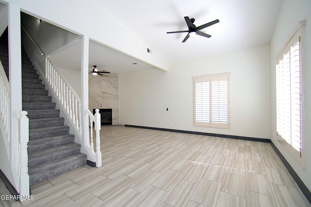 6036 Oleaster Drive - Photo 4