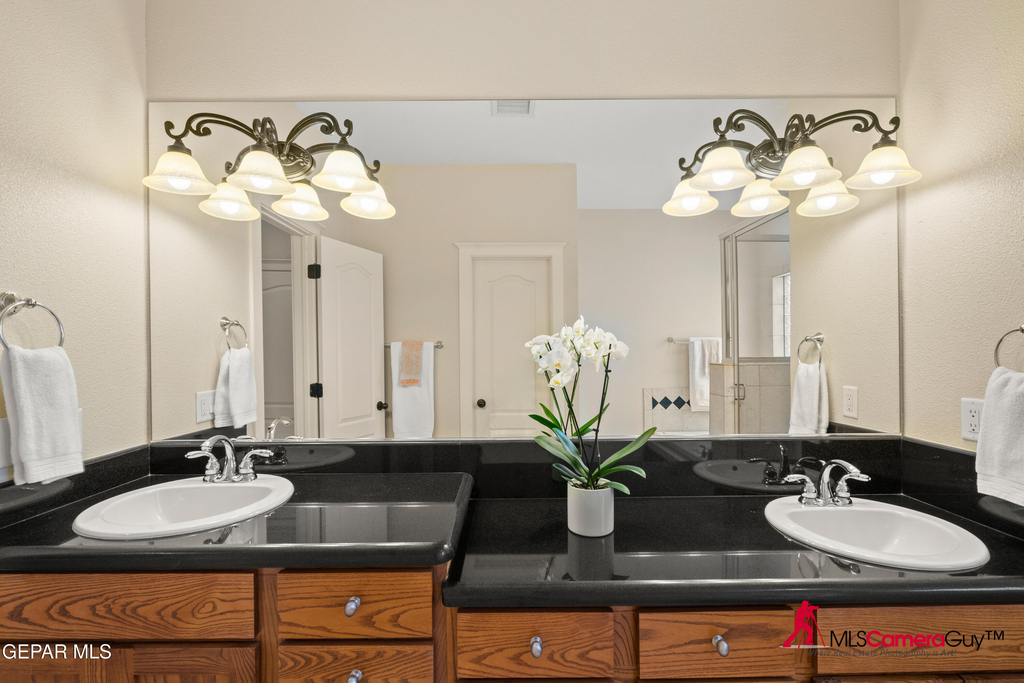 5721 Caprock Court - Photo 33