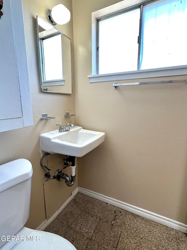 10241 Kellogg Street - Photo 15