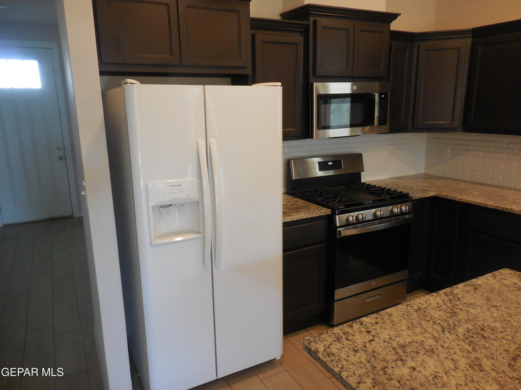 12656 Fair Oaks Court - Photo 3