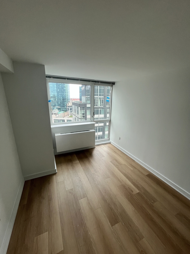 43-10 Crescent Street - LIC - Photo 8