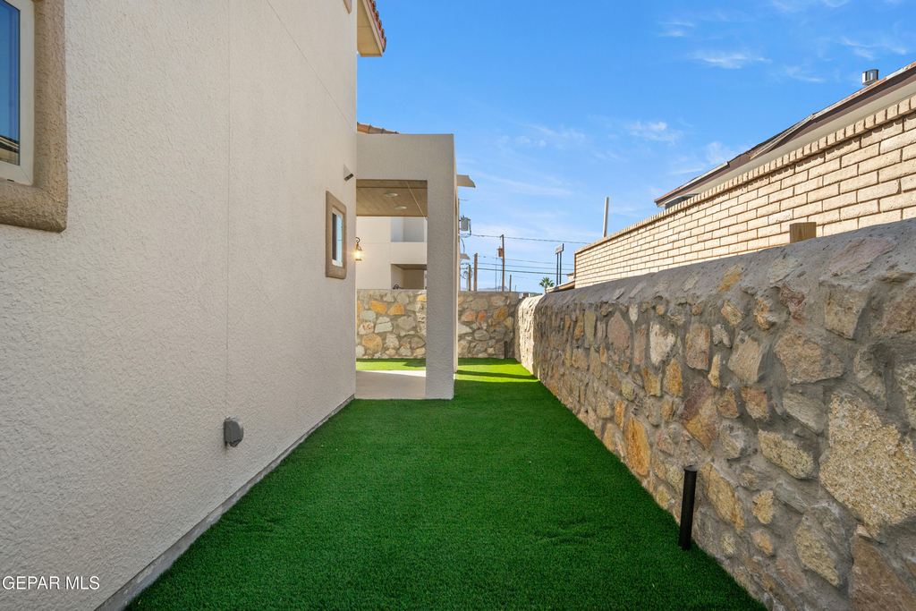 6305 Palo Verde Place - Photo 33