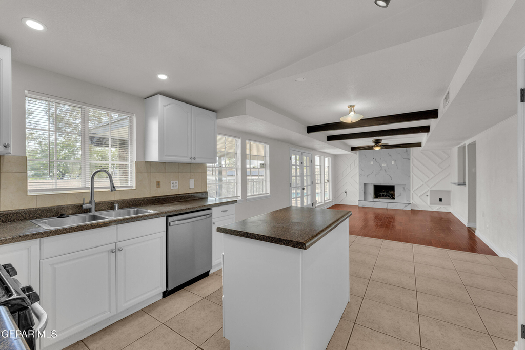 6637 Mariposa Drive - Photo 14