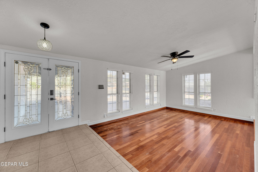 6637 Mariposa Drive - Photo 8