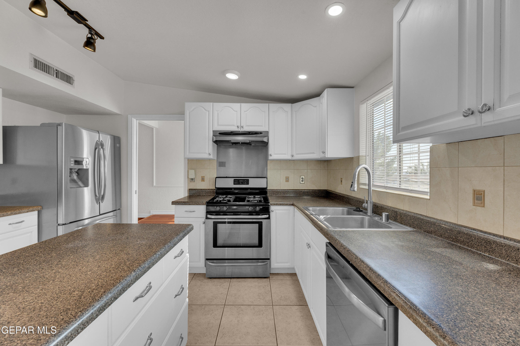 6637 Mariposa Drive - Photo 18
