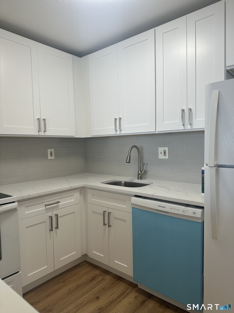 47 Sumner Street - Photo 3