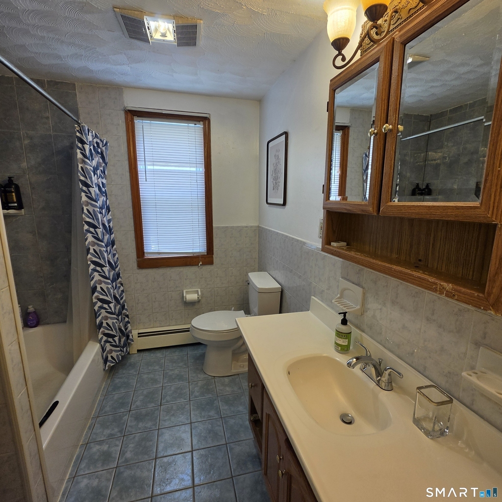 664 Main Street - Photo 3