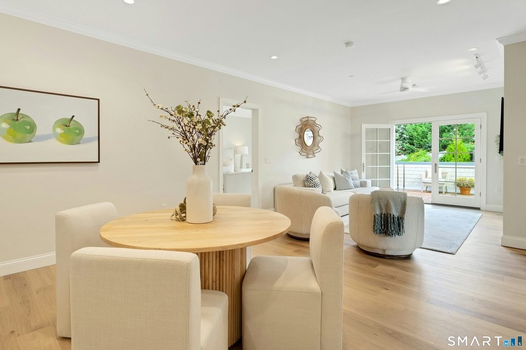 340 Heights Road - Photo 2