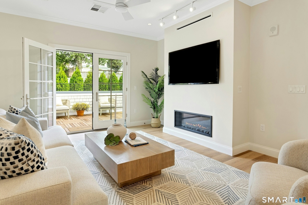 340 Heights Road - Photo 0