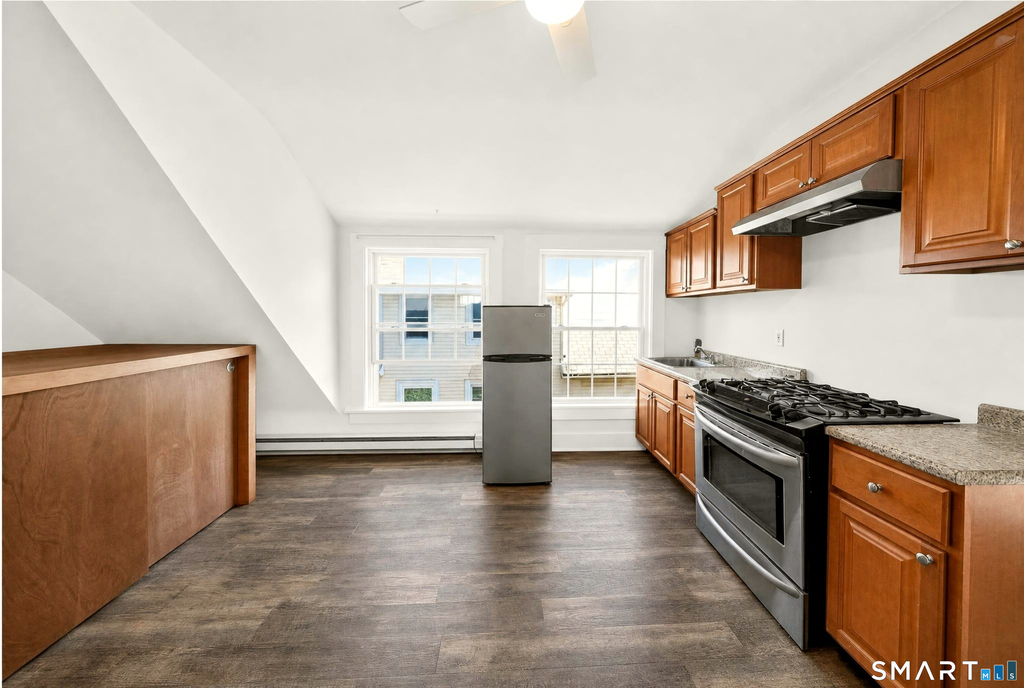 42-46 Hanford Avenue - Photo 3