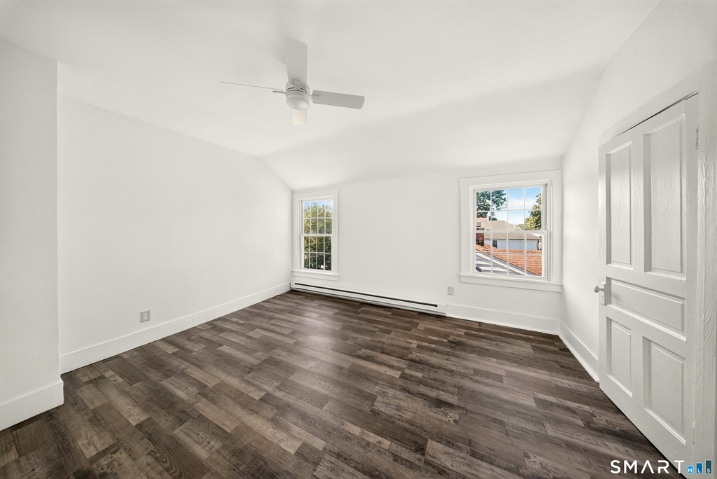 42-46 Hanford Avenue - Photo 8