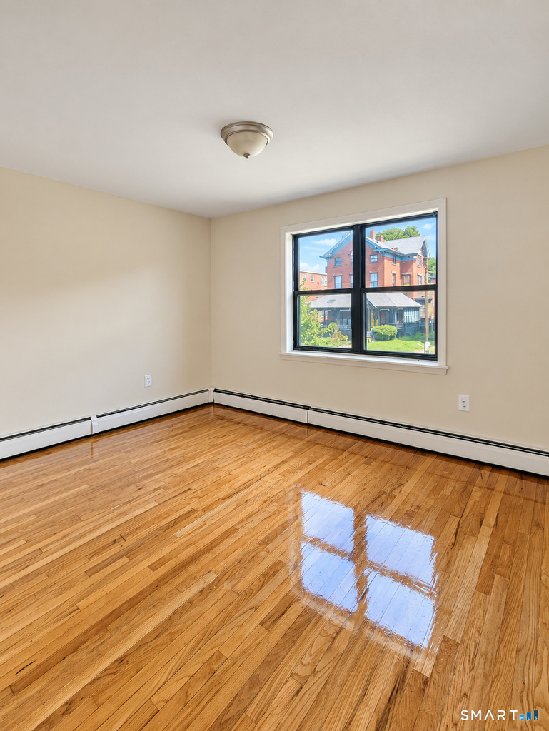 241 Laurel Street - Photo 6