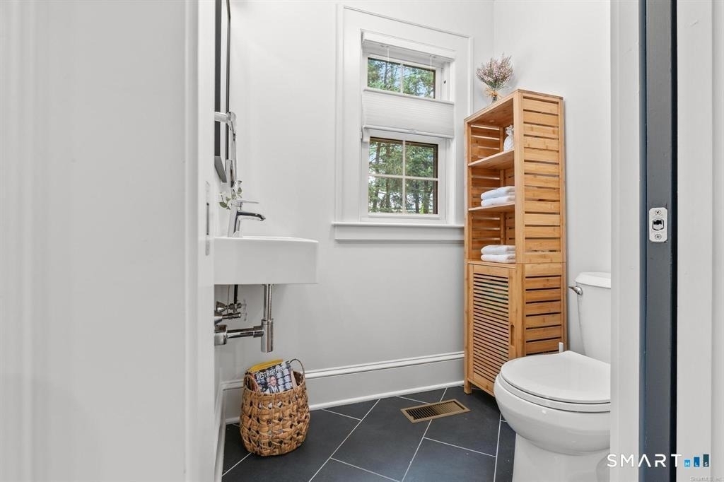 136 Whitman Avenue - Photo 10