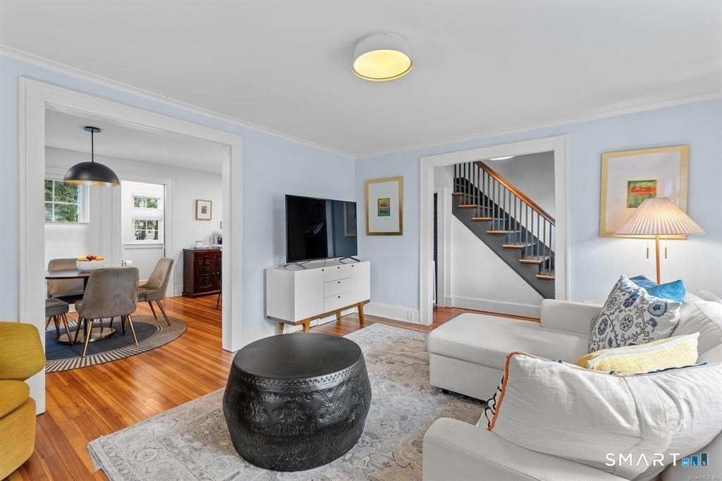 136 Whitman Avenue - Photo 2