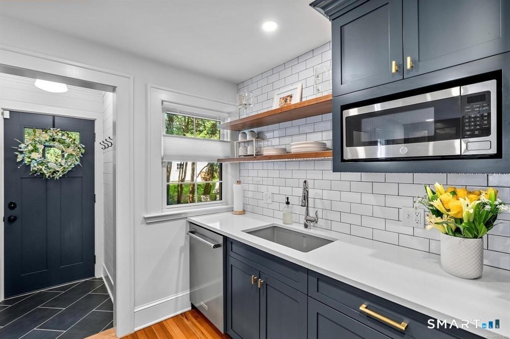 136 Whitman Avenue - Photo 7