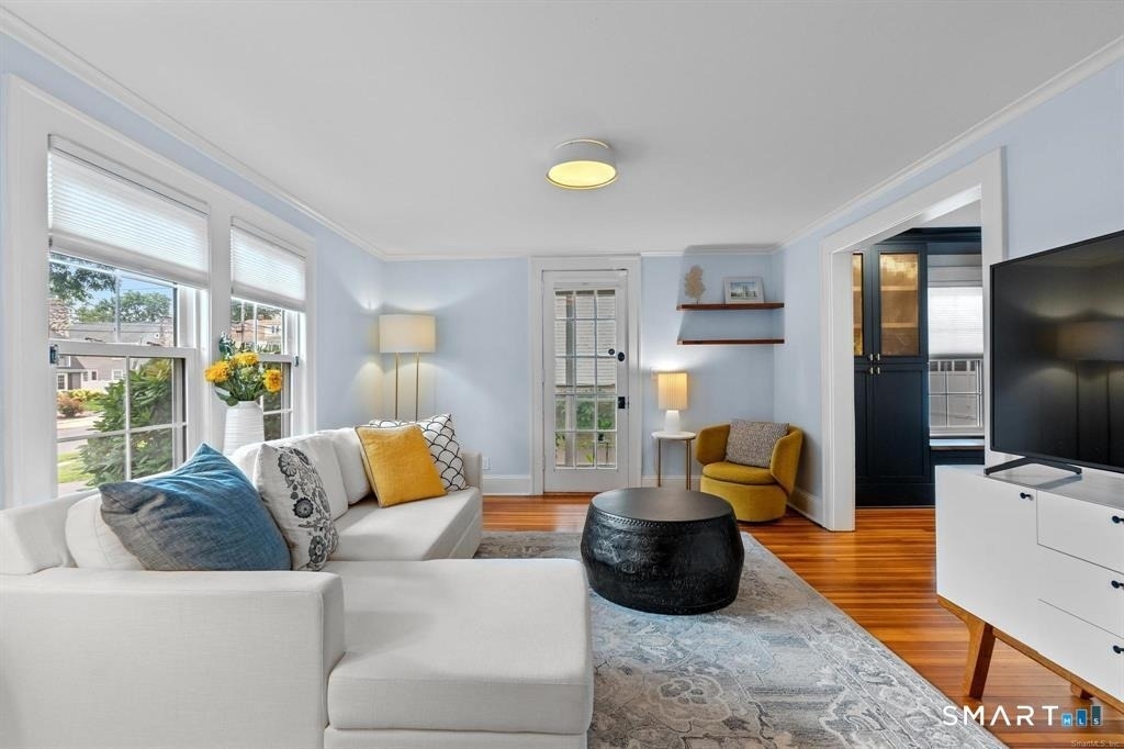 136 Whitman Avenue - Photo 3