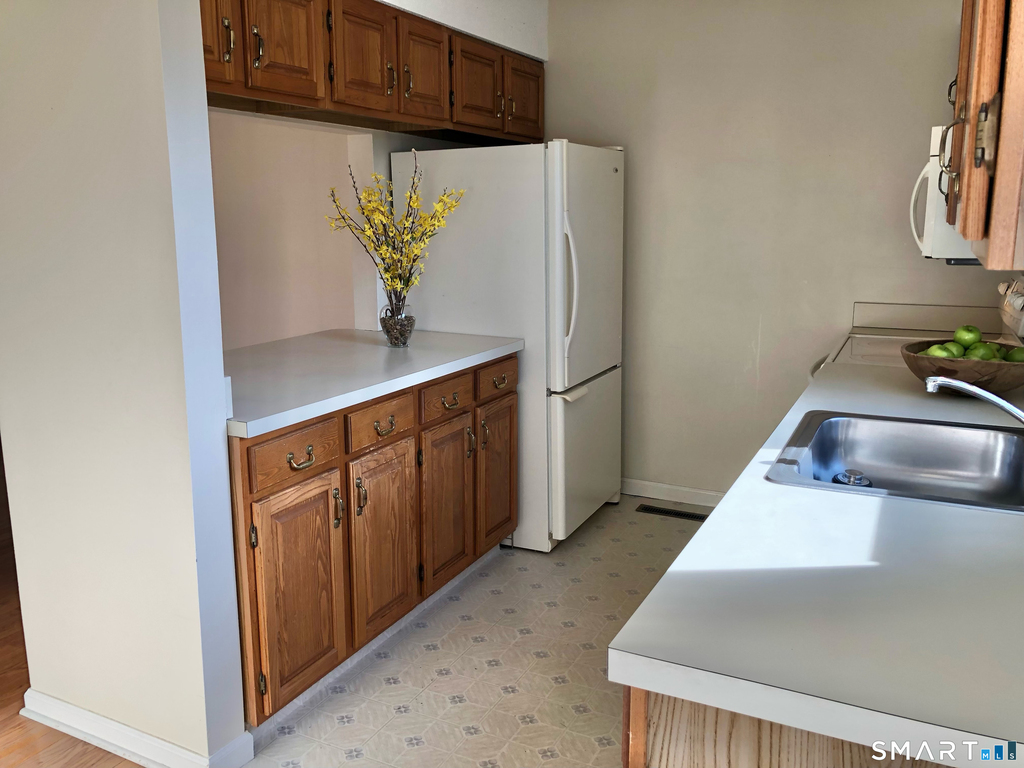 409 Georgetown Drive - Photo 5