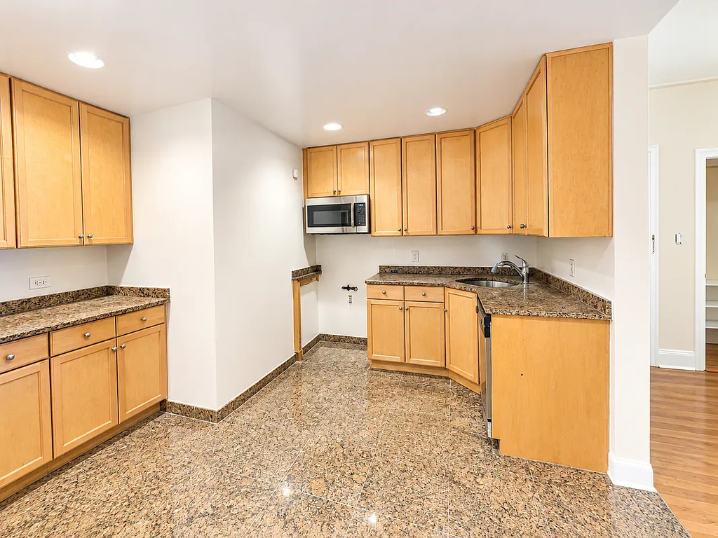 147 West  - Photo 1